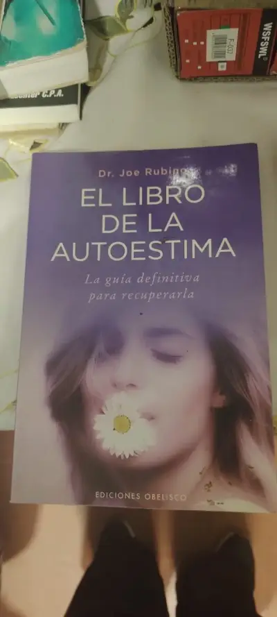 Libro Ángeles y Demonios de Dan Brown - miniatura 3