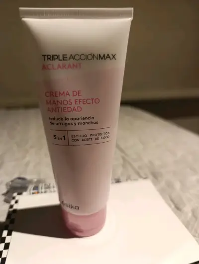Crema de manos antiedad ÉsiKa con aceite de coco - miniatura 2