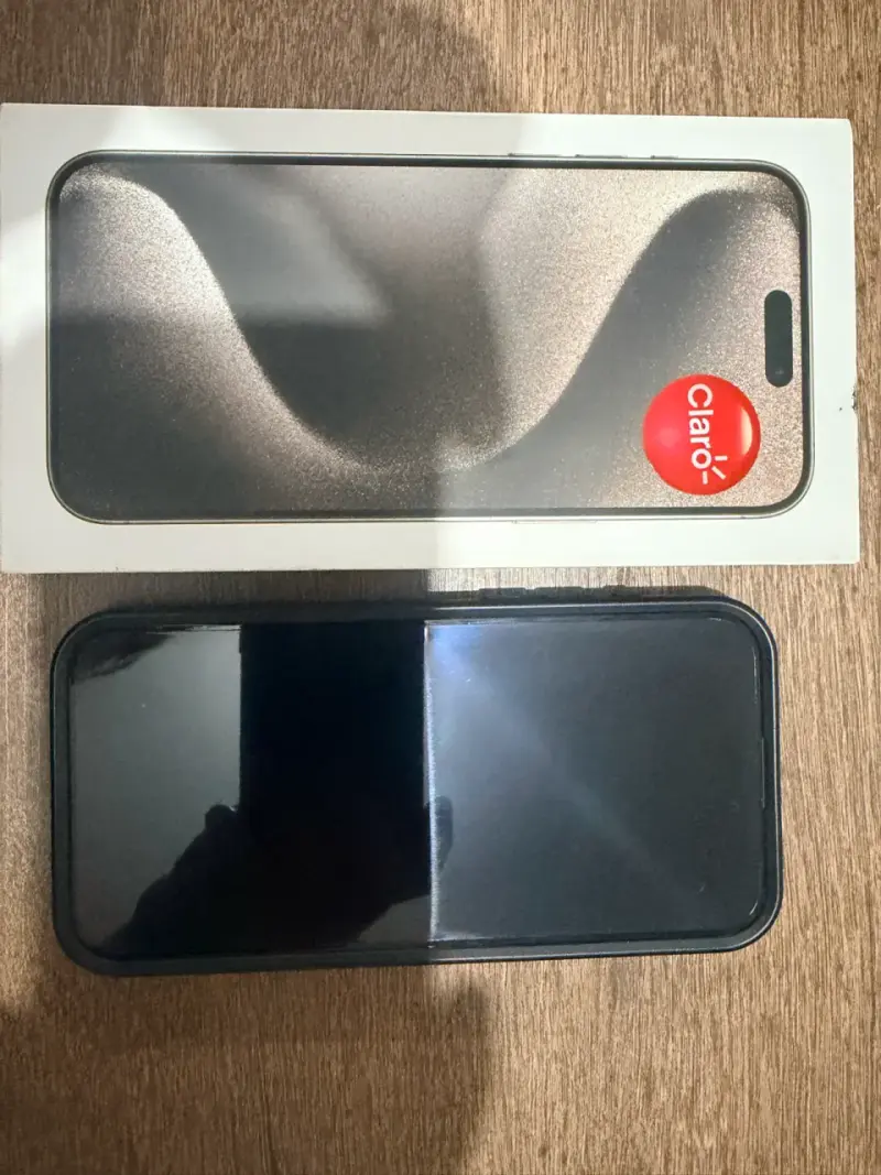 iPhone 15 Pro Max 256GB Plata en Buen Estado - 1
