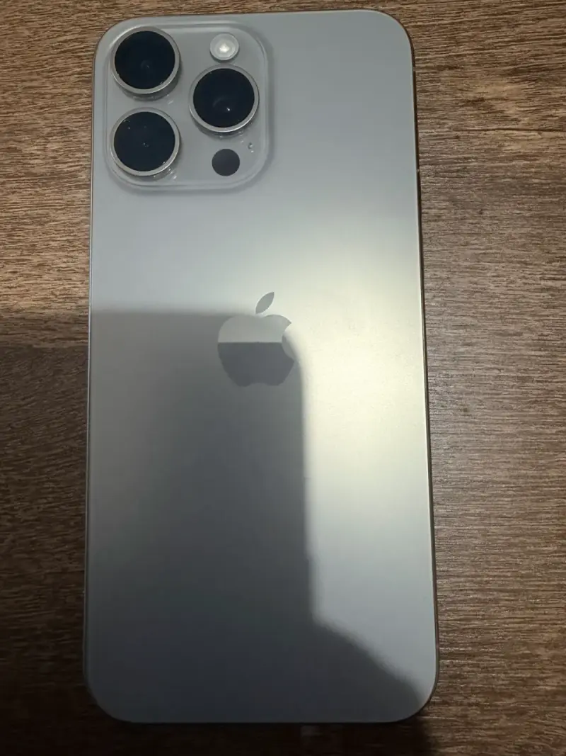 iPhone 15 Pro Max 256GB Plata en Buen Estado - 3