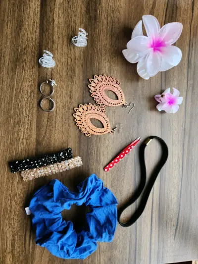 Set de accesorios para el cabello y joyería - miniatura 1