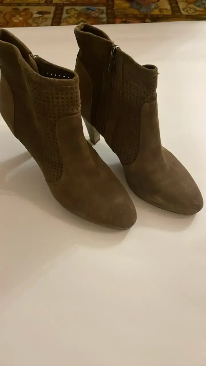 Botines de gamuza marrón con tacón alto - 1
