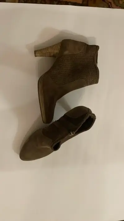 Botines de gamuza marrón con tacón alto - miniatura 2