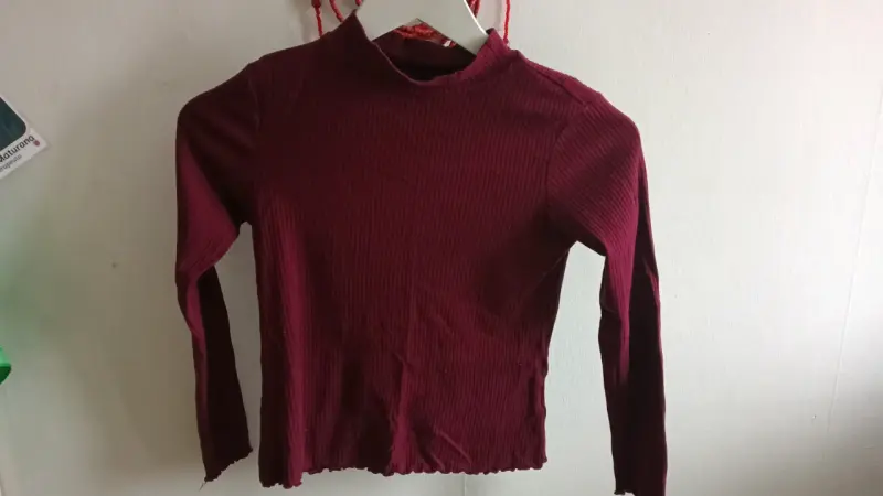 Poleras de manga larga burdeos niña t8/10 - 1