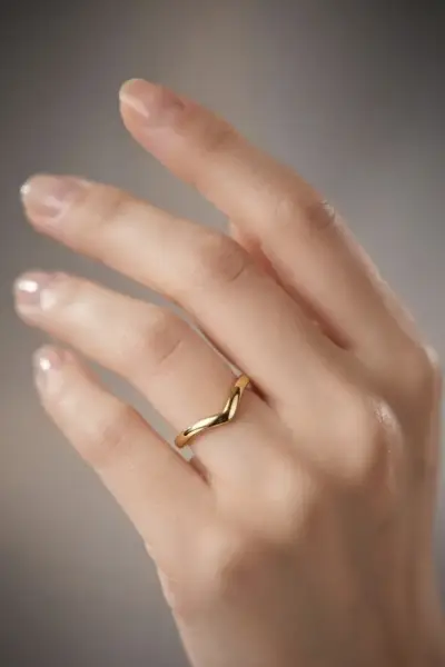 Anillo Alianza "Abrazo en V" - miniatura 2