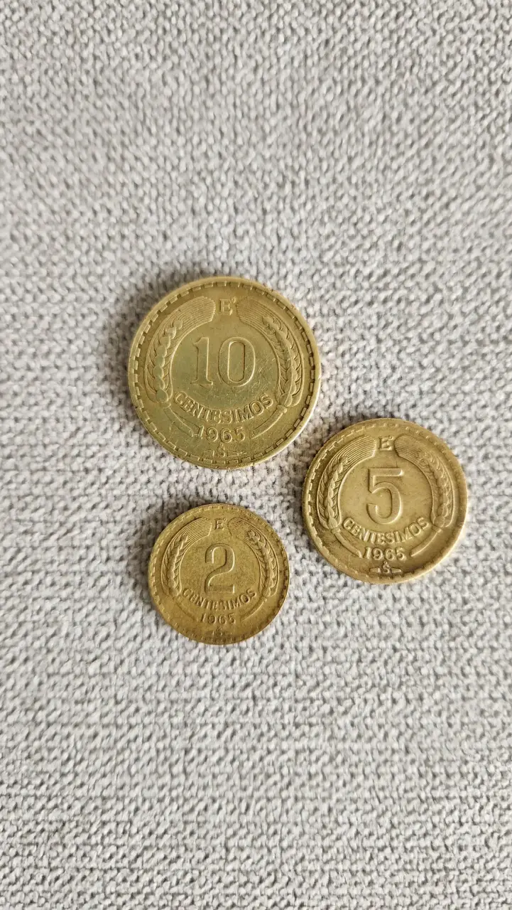 Monedas antiguas de 10, 5 y 2 centésimos 1965 - 1
