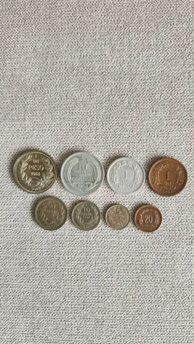 Colección de monedas antiguas chilenas variadas - miniatura 1