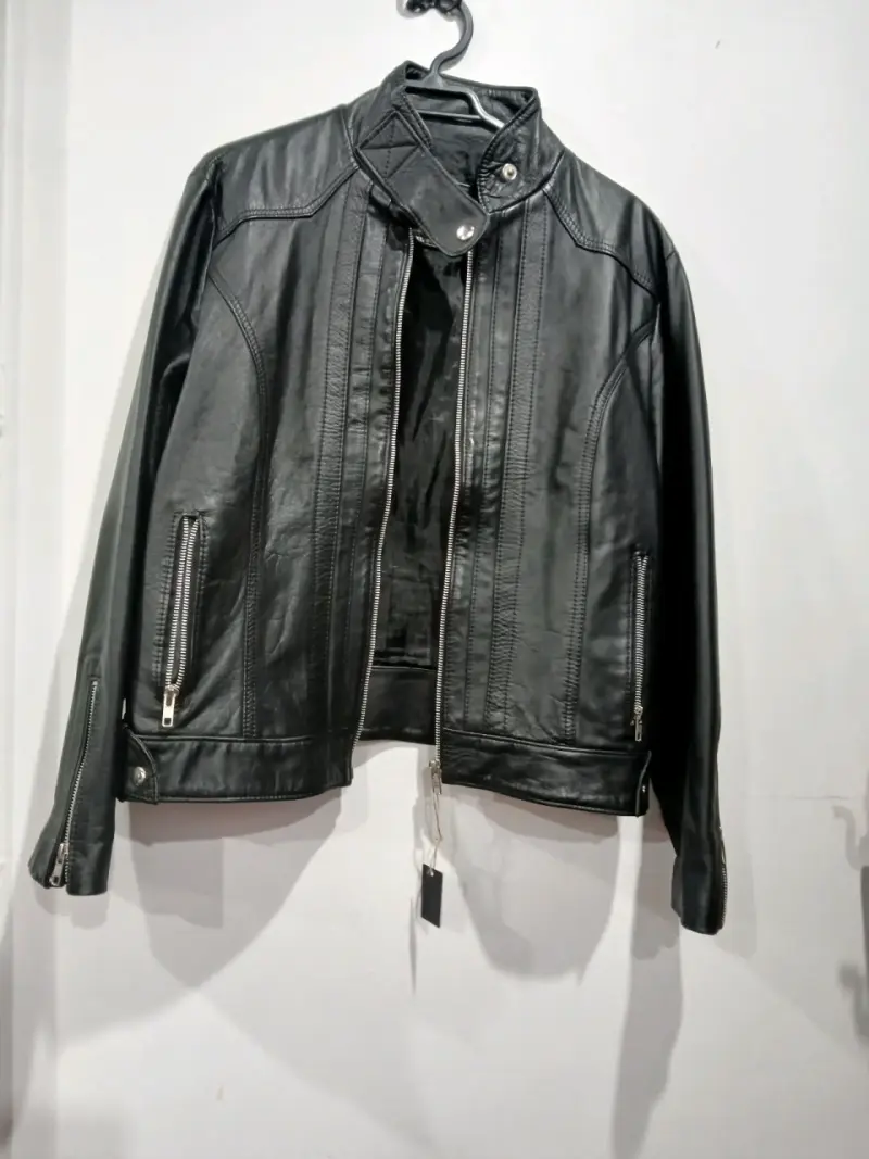 Chaqueta de cuero negra estilo motociclista - 1