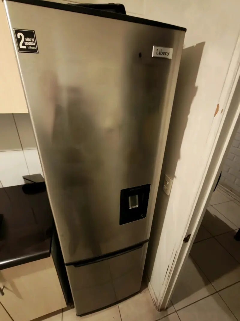 Refrigerador Libero con dispensador de agua