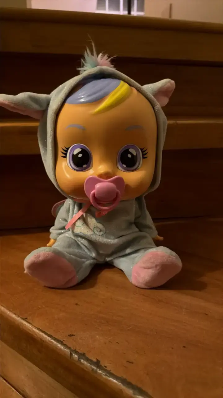 Muñeca Cry Babies con chupete y pijama - 1