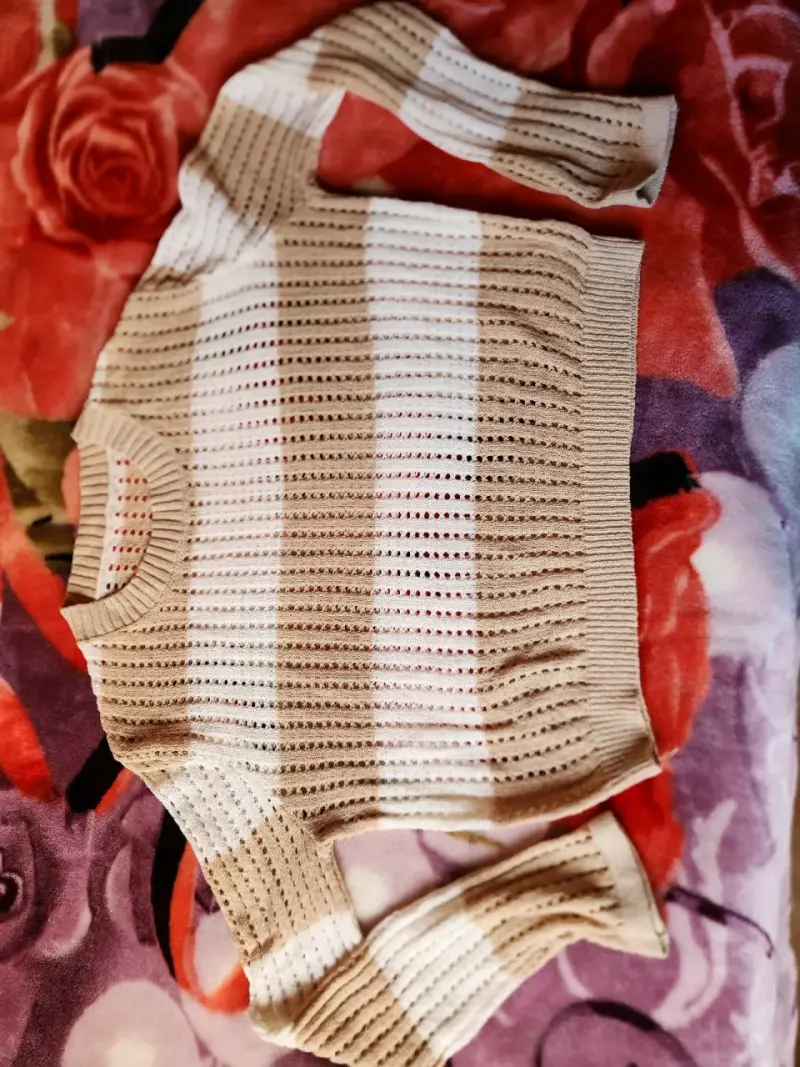 Suéter de punto beige para mujer