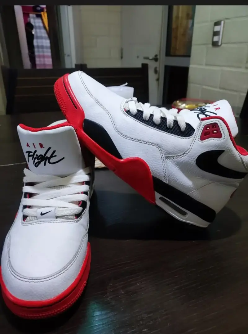 Zapatillas deportivas blancas y rojas Nike Air Flight