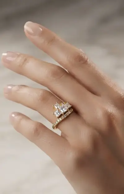 Anillo Trilogía de Circonias Cúbicas y Pavé - miniatura 2
