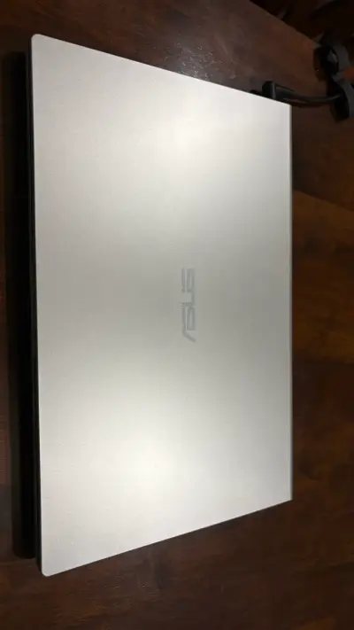 Laptop ASUS con teclado numérico y pantalla de 14 pulgadas - miniatura 2