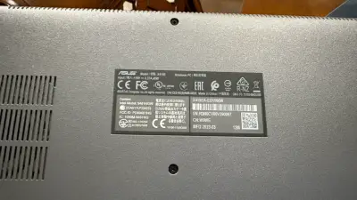 Laptop ASUS con teclado numérico y pantalla de 14 pulgadas - miniatura 3