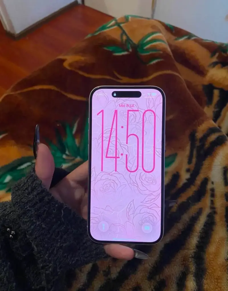 iPhone 15 en buen estado - 2