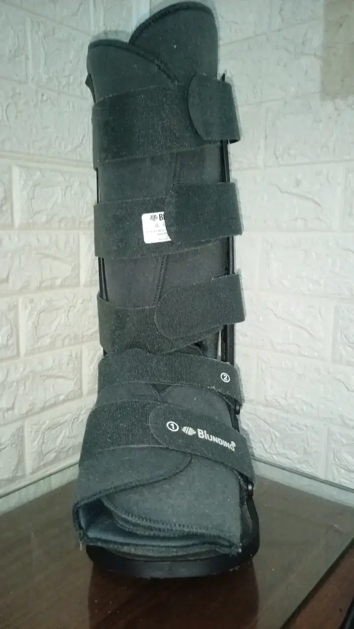 Bota ortopédica ajustable para recuperación - 2