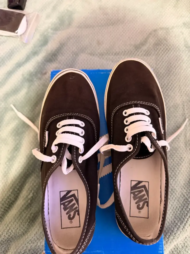 Zapatillas negras Vans de lona para mujer - 2