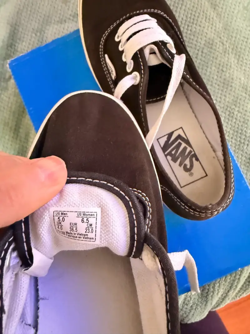Zapatillas negras Vans de lona para mujer - 3