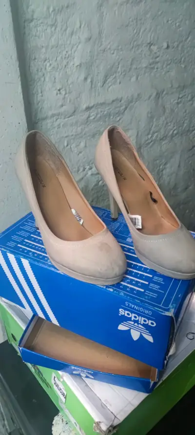Botines de cuero marrón con tacón alto - miniatura 2