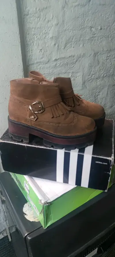 Botines de cuero marrón con tacón alto - miniatura 3