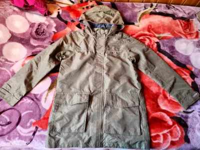 Parka impermeable verde con capucha - miniatura 2