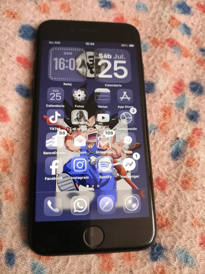 iPhone usado en buen estado con pantalla táctil - 1