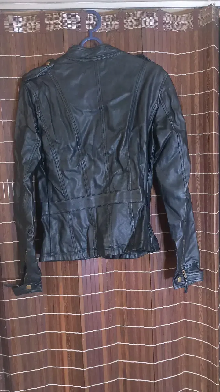 Chaqueta de cuero negra para mujer - 3