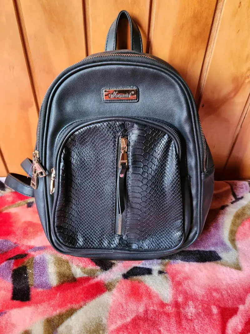 Mochila negra