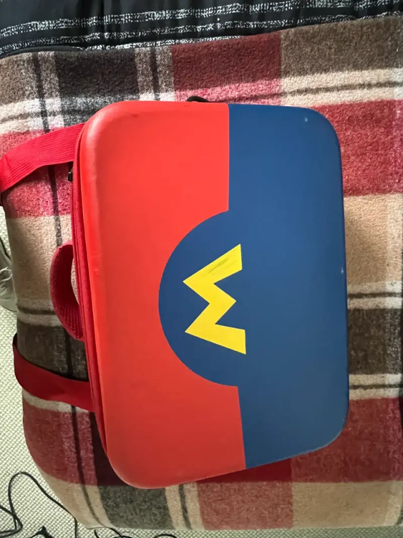Consola Nintendo Switch con estuche y accesorios - 4