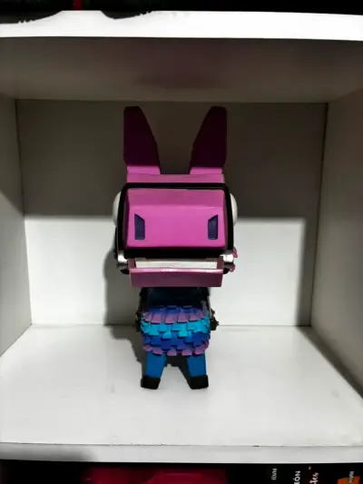 Figura de Funko pop llama Fortnite gigante - miniatura 1