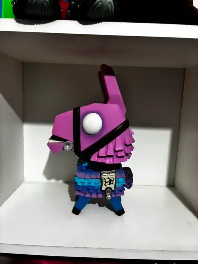 Figura de Funko pop llama Fortnite gigante - miniatura 3