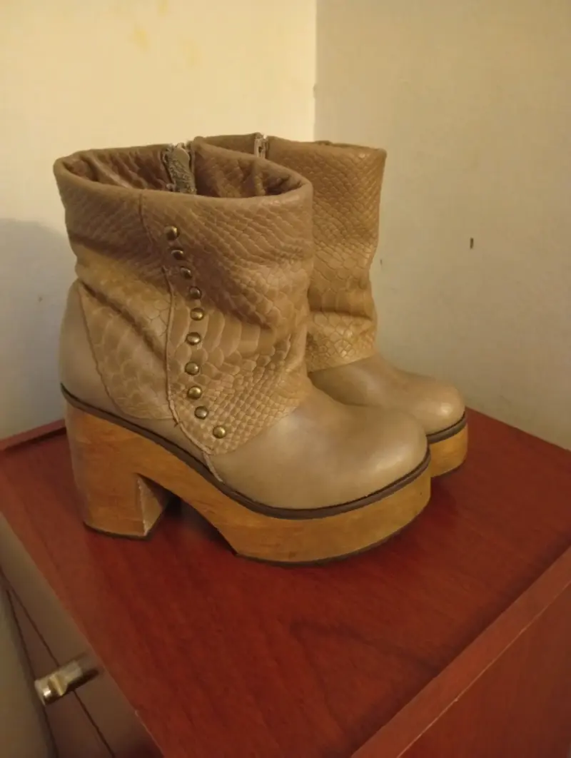 Botines de cuero beige con plataforma - 1
