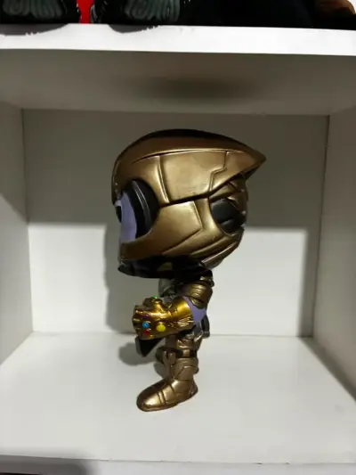 Figura de colección Thanos Funko pop gigante - miniatura 3