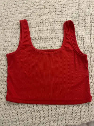 Top corto rojo sin mangas para mujer - miniatura 2