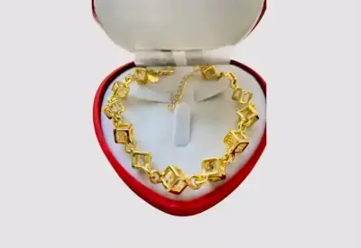 Pulsera baño oro con diseño geométrico - miniatura 1
