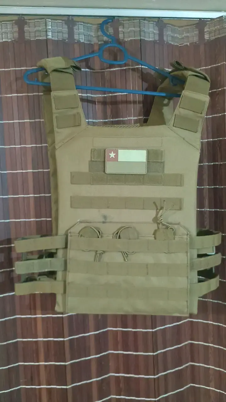 Chaleco táctico militar color caqui - 1