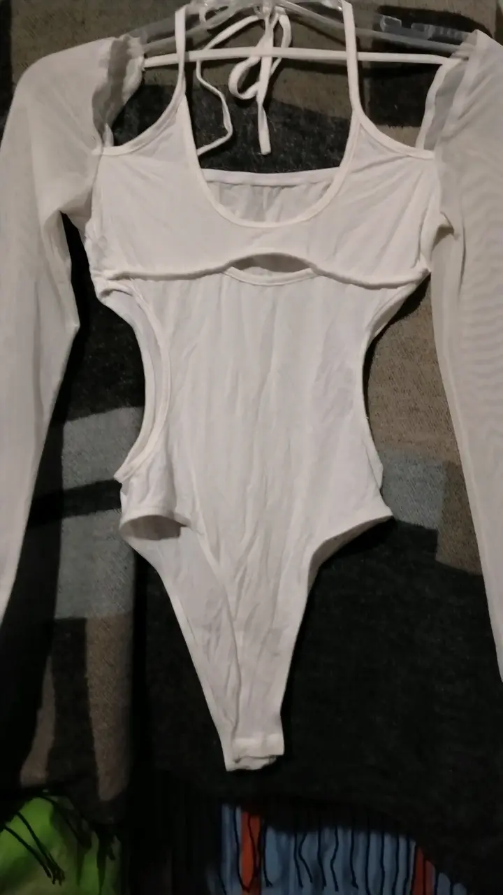 Body blanco con mangas largas