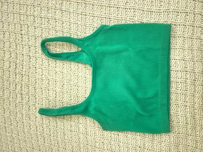 Top unitalla corto verde de tirantes para mujer - miniatura 1