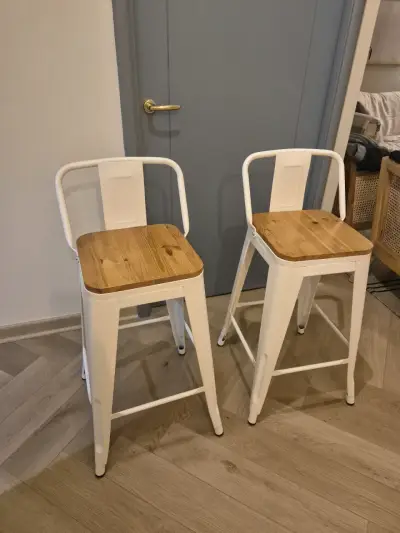 Sillas (tabiretes) altas de metal y madera - miniatura 1
