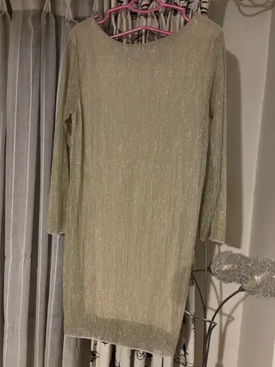 Vestido dorado brillante de manga larga - miniatura 3