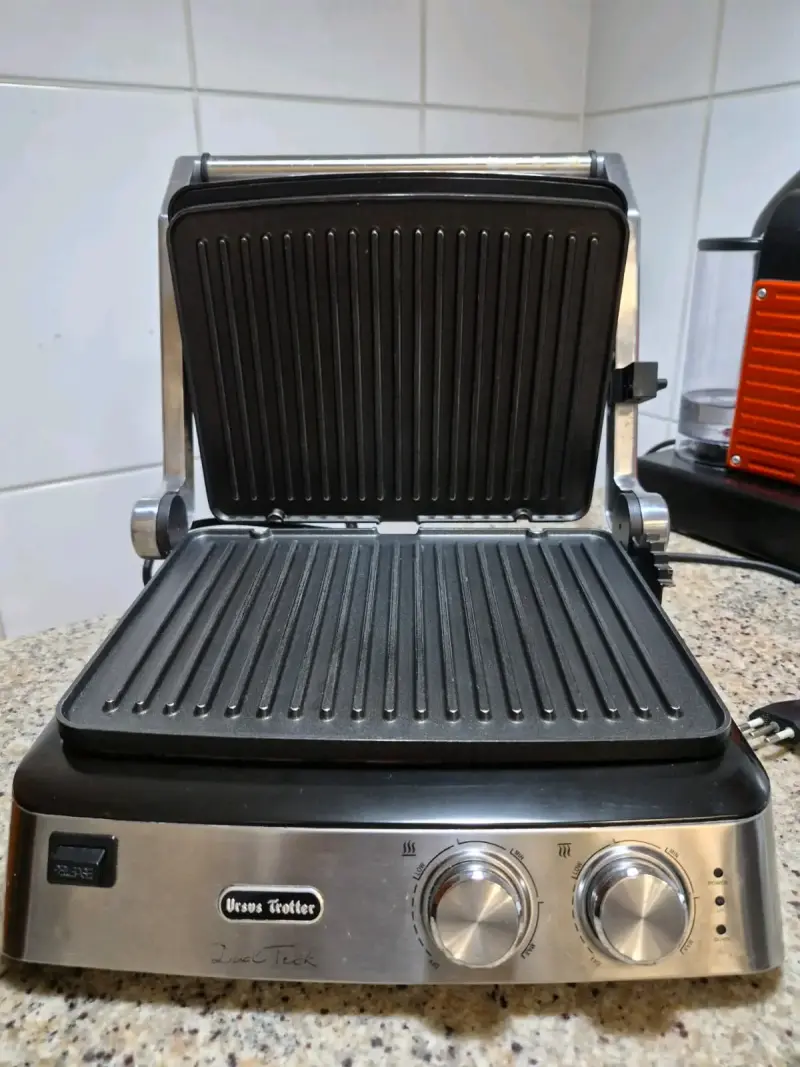 Parrilla eléctrica Ursus Trotter Linea Teck