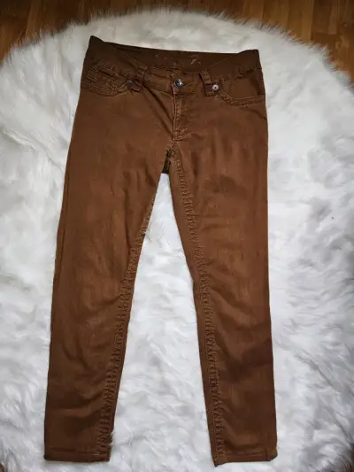 Pantalones de mezclilla marrones para mujer - miniatura 1