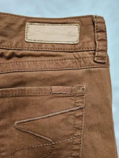 Pantalones de mezclilla marrones para mujer - miniatura 5