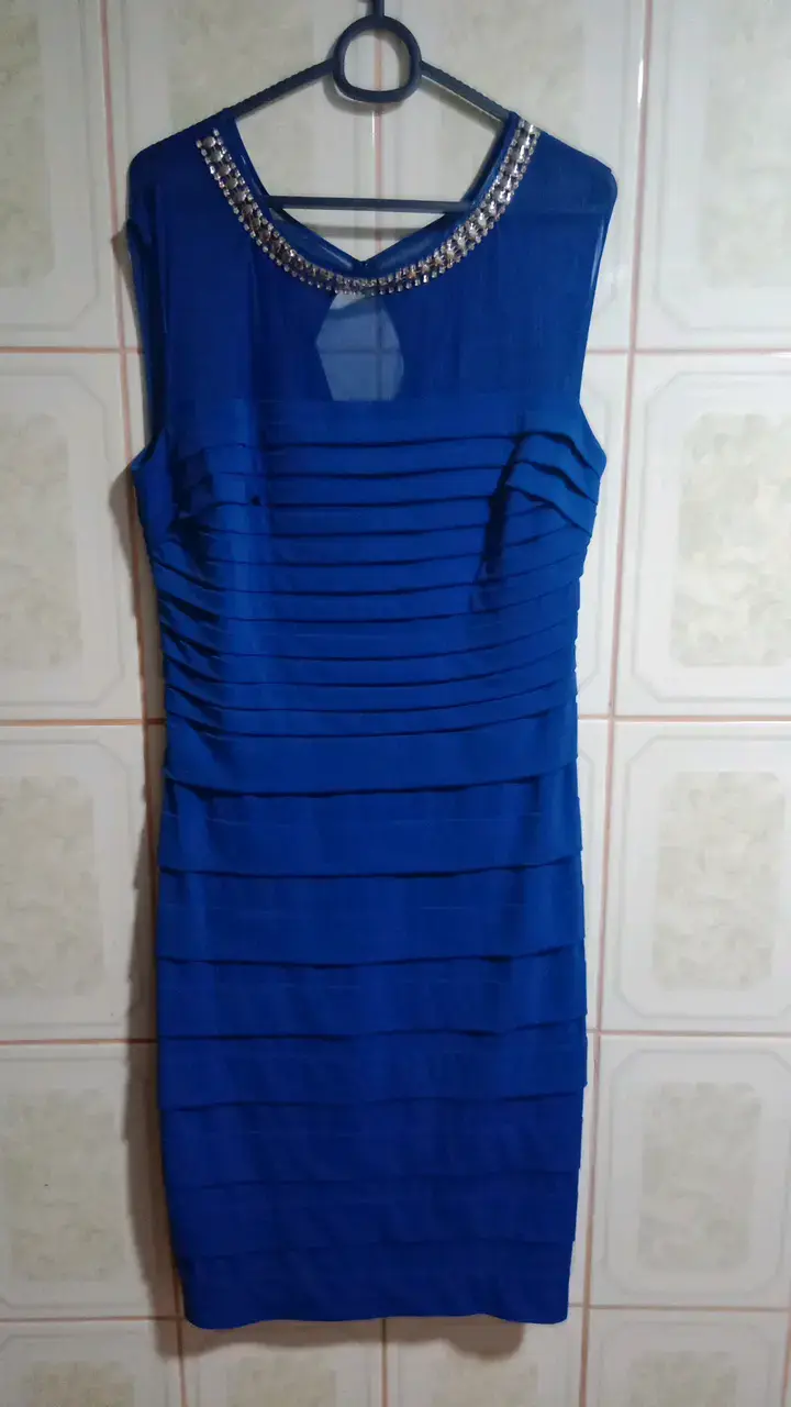 Vestido azul con detalles brillantes - 1