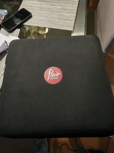 Cafetera manual Flair Espresso con estuche - miniatura 1