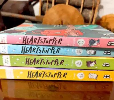 Colección de libros Heartstopper Volúmenes 1-4 - miniatura 1