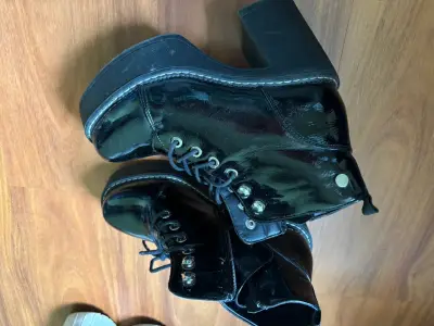 Botines de charol negro con plataforma - miniatura 2