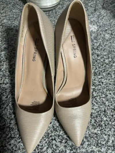 Zapatos de Tacón Beige Call It Spring Elegantes - miniatura 1
