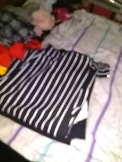 Lote de ropa variada para mujer en buen estado - miniatura 4